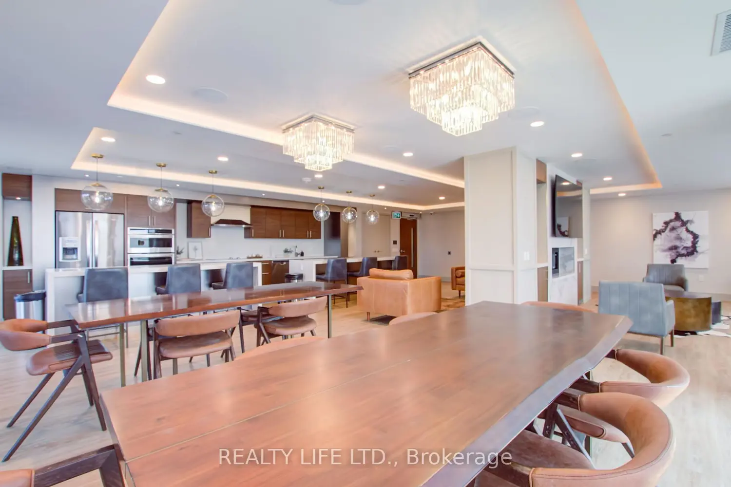 Additional image 17 of 1050 Main Street 1014