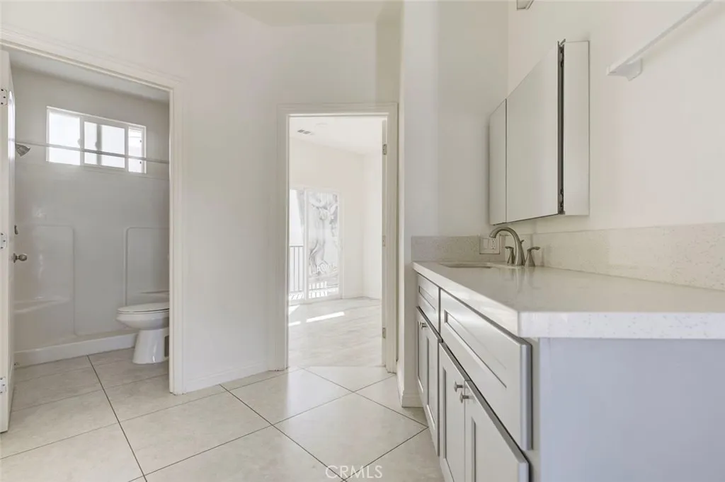 Additional image 36 of 14328 Gilmore St Unit 5, Van Nuys, CA 91401