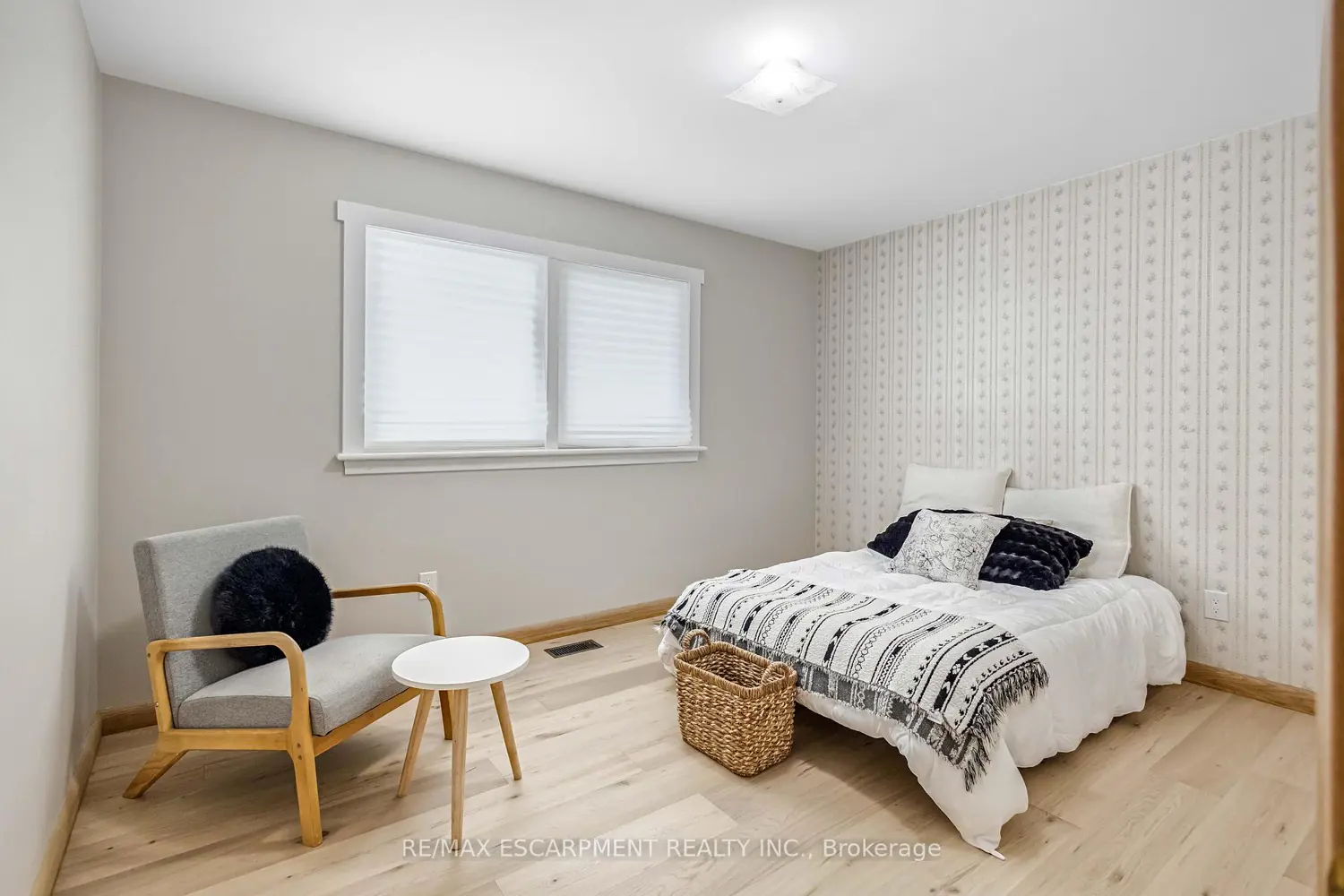 Additional image 14 of 626 Iroquois Avenue