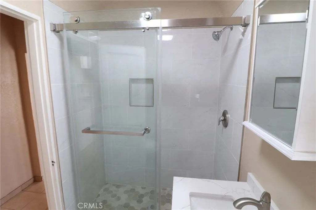 Additional image 9 of 925 N Lacy St Unit 4, Santa Ana, CA 92701