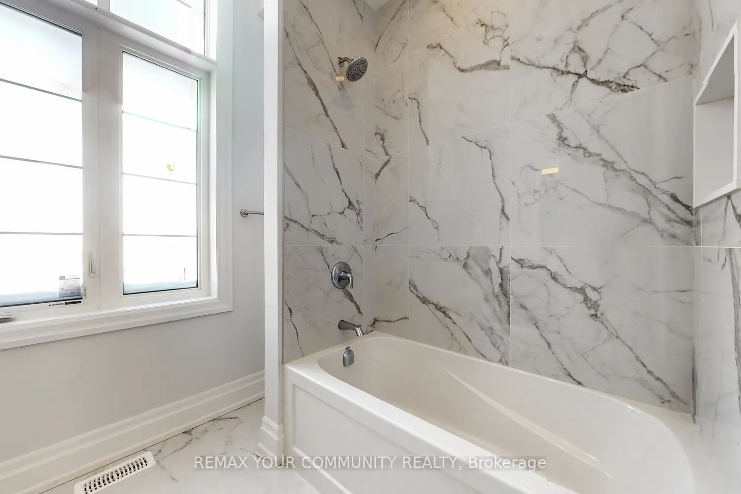 Additional image 11 of 353 Somme Street