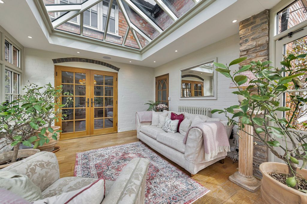 Additional image 11 of 5 bed detached house for saleSaleway, Worcestershire WR9