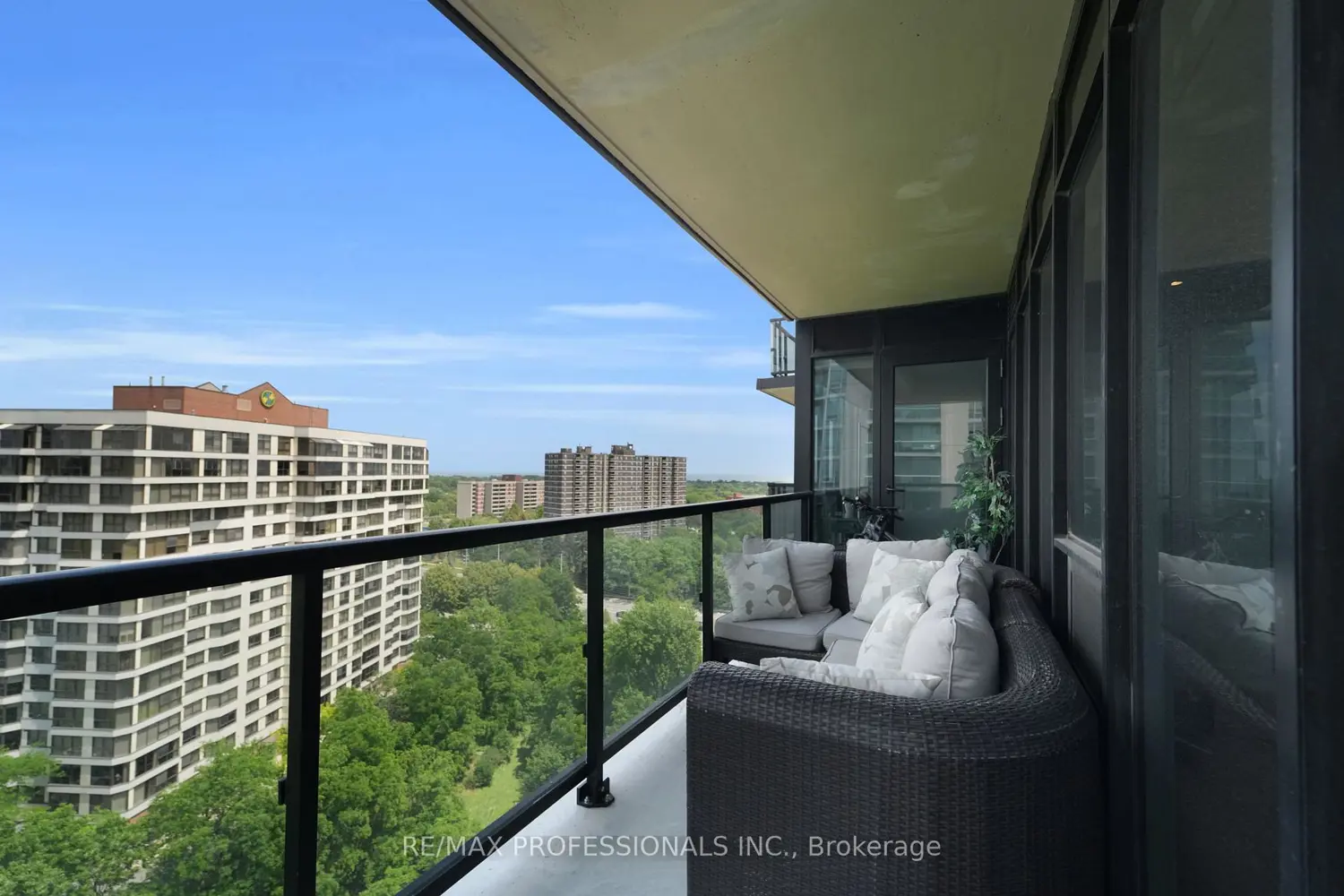 Additional image 13 of 1035 Southdown Road 1402