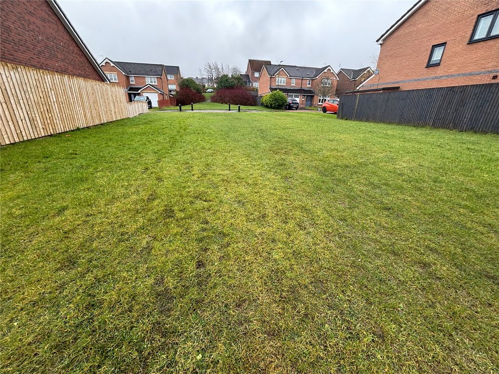 Land for saleWallace Brae Grove, Reddingmuirhead, Falkirk, Stirlingshire FK2