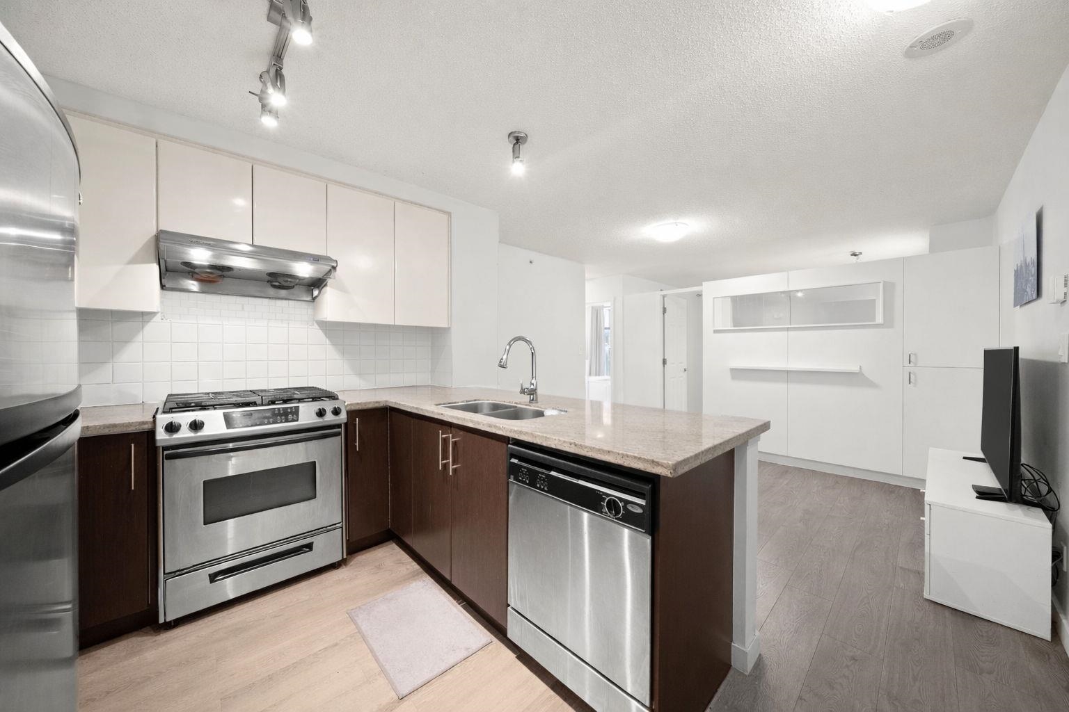 Additional image 3 of 1603-2289 Yukon Crescent, Burnaby, BC, V5C 0B2