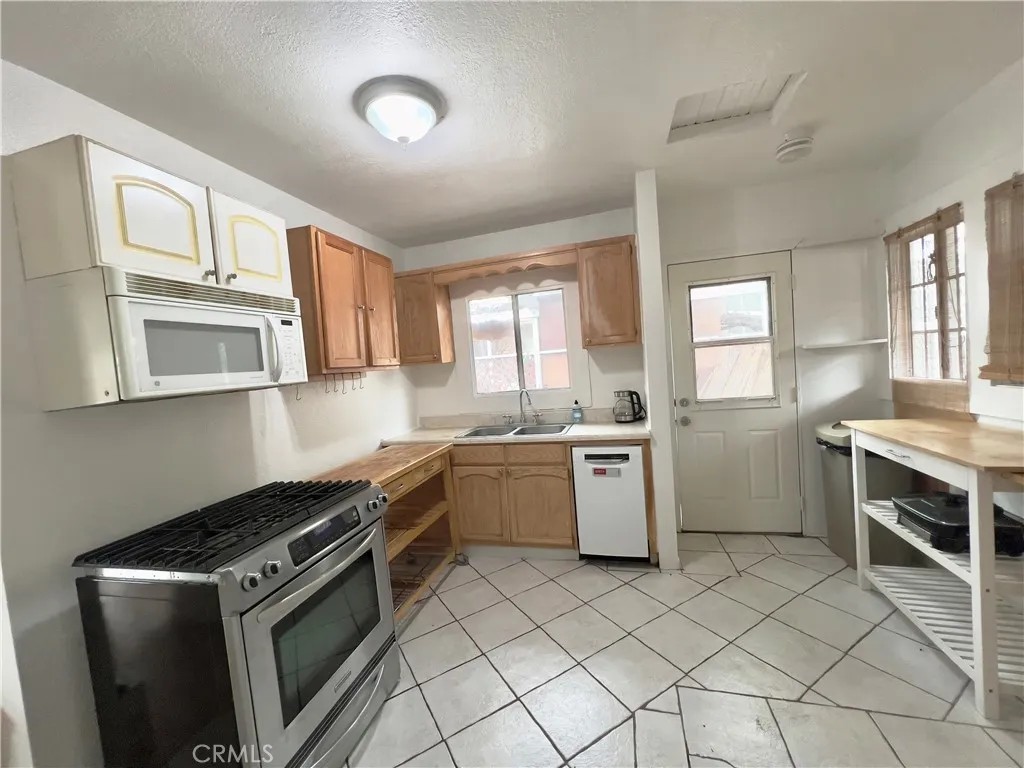 Additional image 29 of 1915 Echo Park Ave, Los Angeles, CA 90026