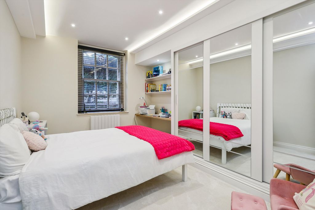 Additional image 12 of 4 bed flat for saleOttershaw Park, Ottershaw, Chertsey, Surrey KT16