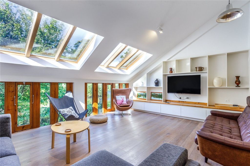 Additional image 3 of 2 bed flat for saleCoombs Road, Bakewell, Derbyshire DE45