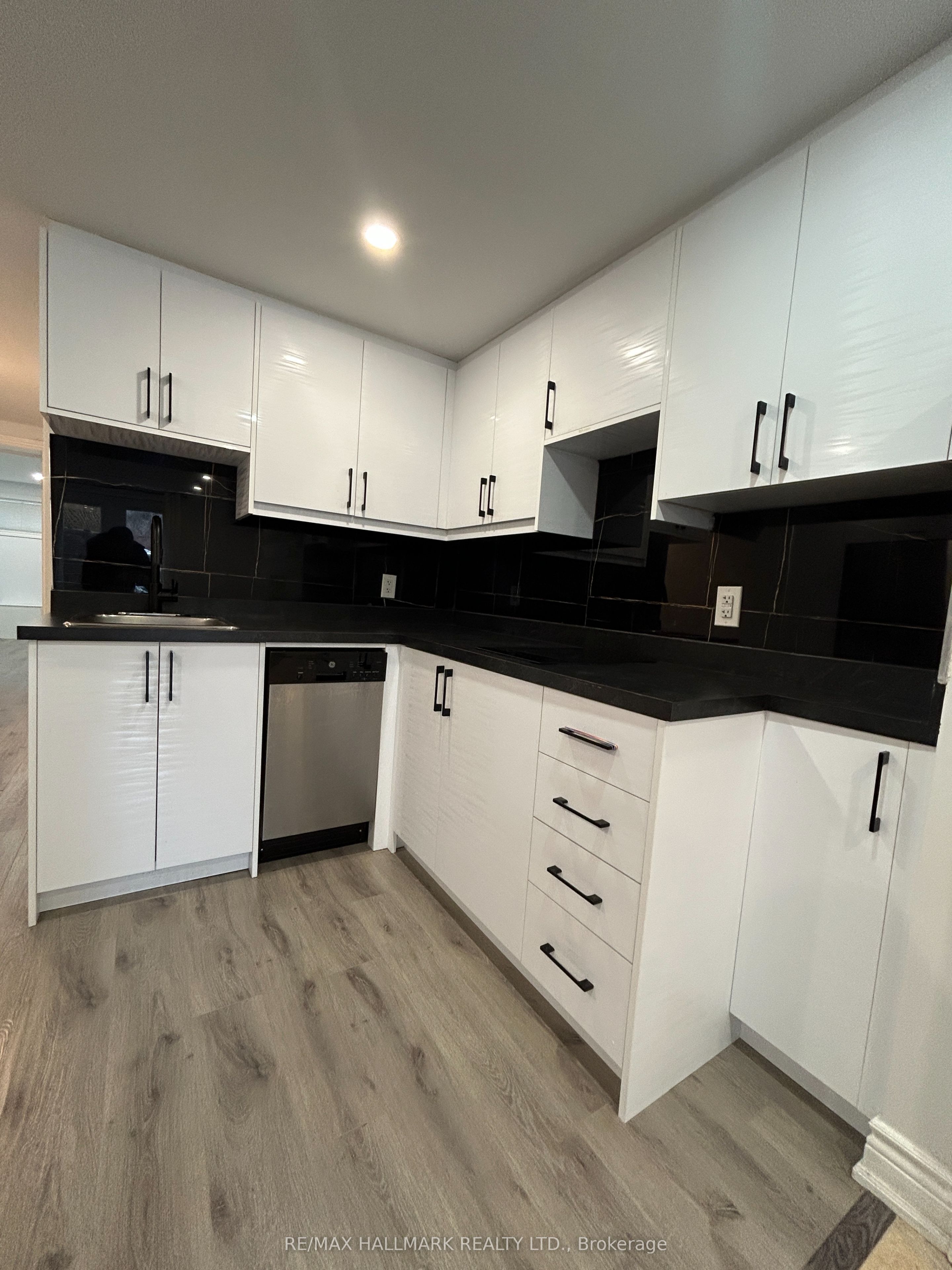 Additional image 4 of Basement B-214 Altamira Road, Richmond Hill, ON, L4C 4E1