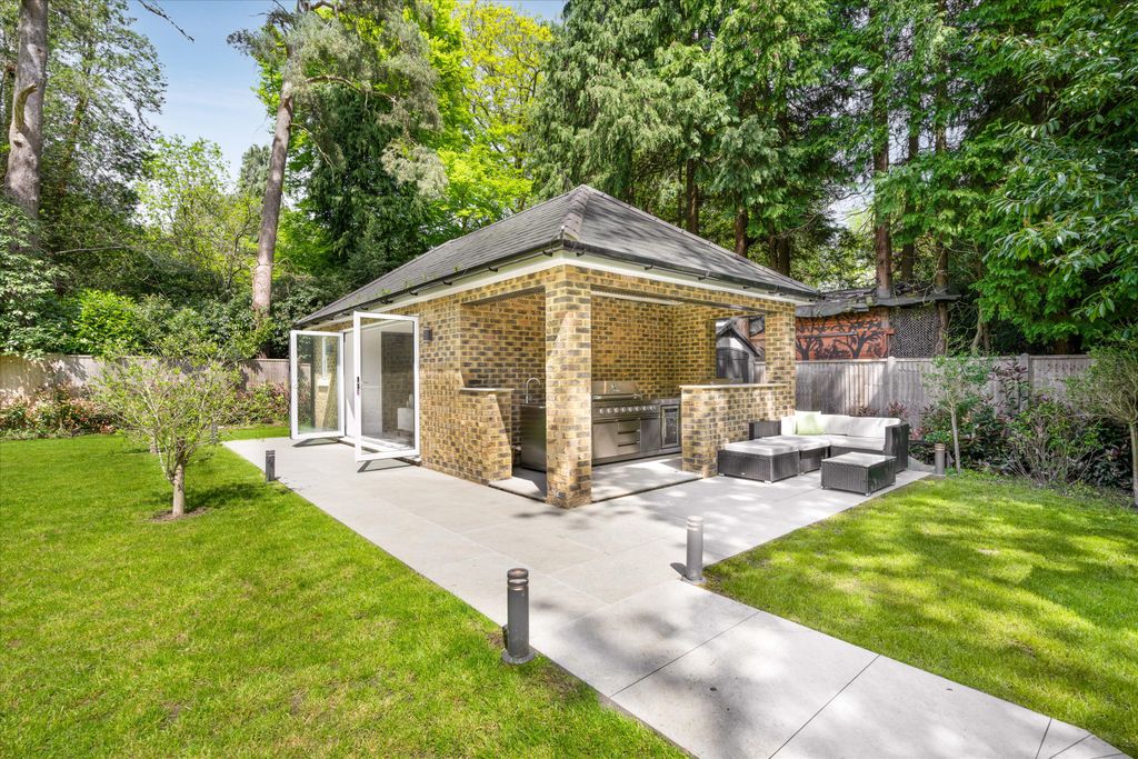 Additional image 43 of 6 bed detached house for saleHorsegate Ride, Ascot, Berkshire SL5