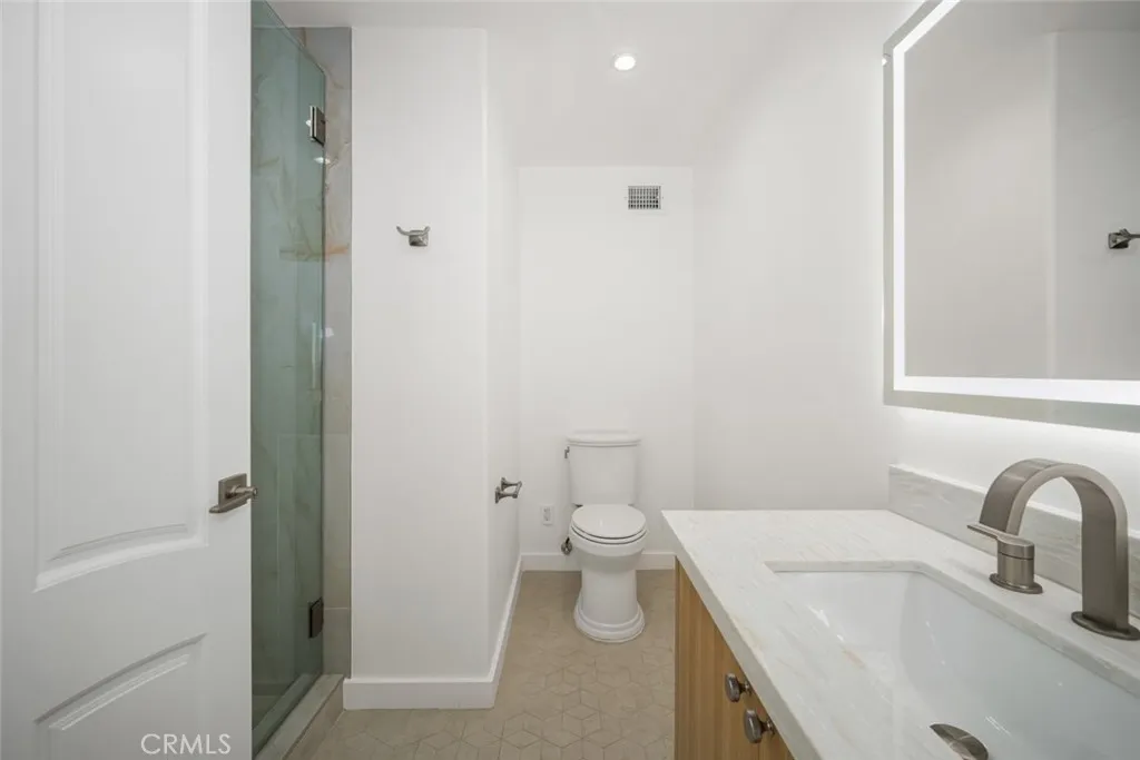 Additional image 21 of 1724 Bluff Pl, Long Beach, CA 90802