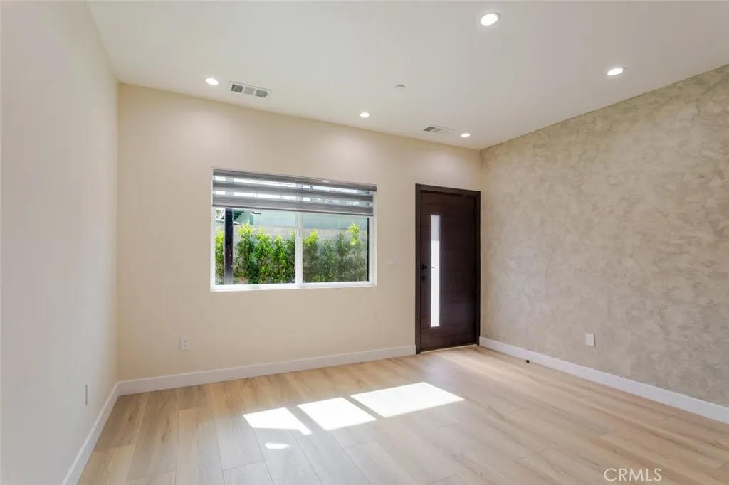 Additional image 22 of 11120 Emelita Street, North Hollywood, CA 91601