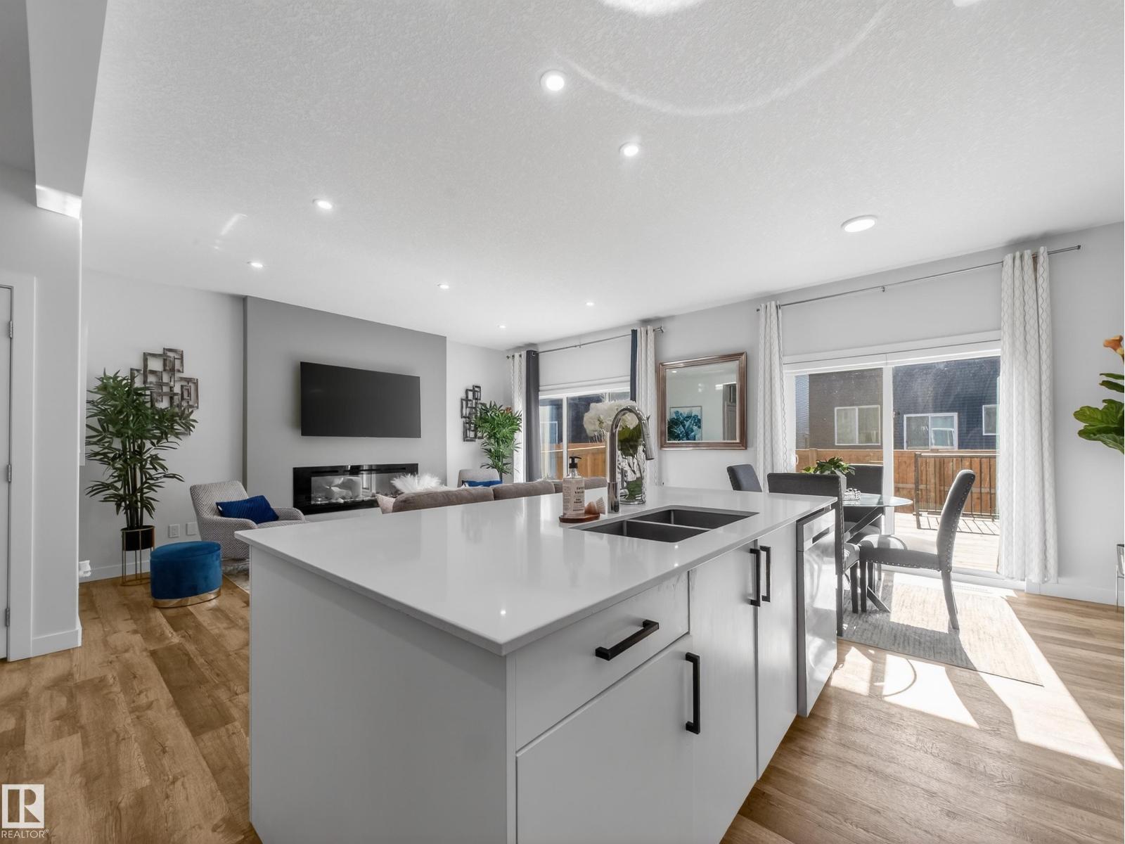 5546 Kootook Road SW, Edmonton, AB, T6W4W1