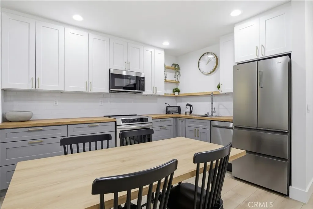 Additional image 5 of 5209 Avenida Oriente Street, Tarzana, CA 91356