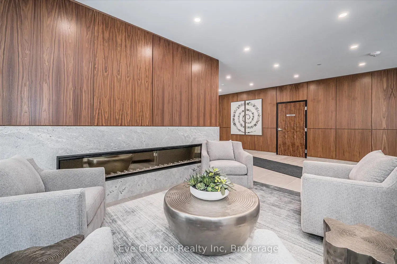 Additional image 2 of 1880 Gordon Street 204