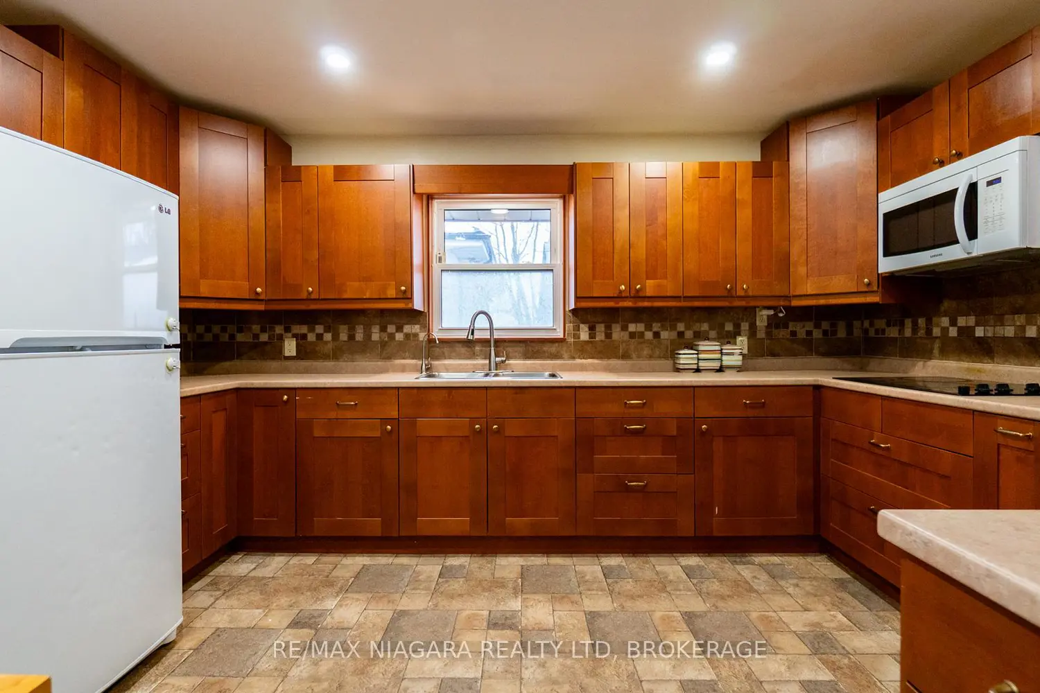 Additional image 5 of 6543 St. John Street