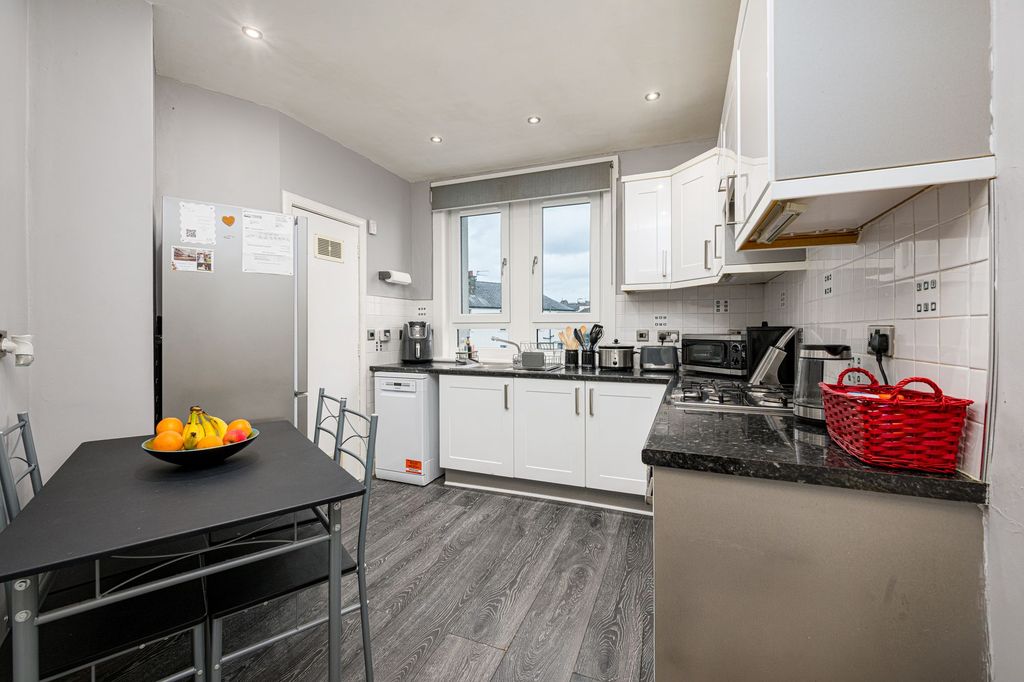 1 bed flat for saleWedderburn Street, Dundee DD3 photo 4