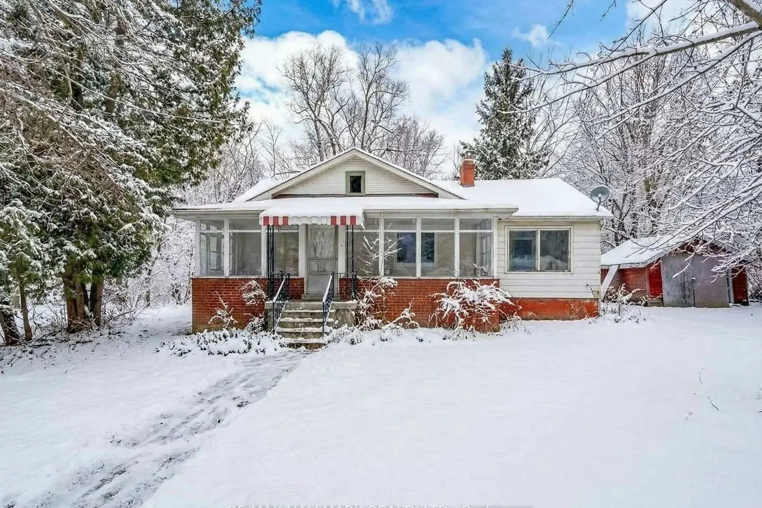 108 Yongehurst Road photo 2