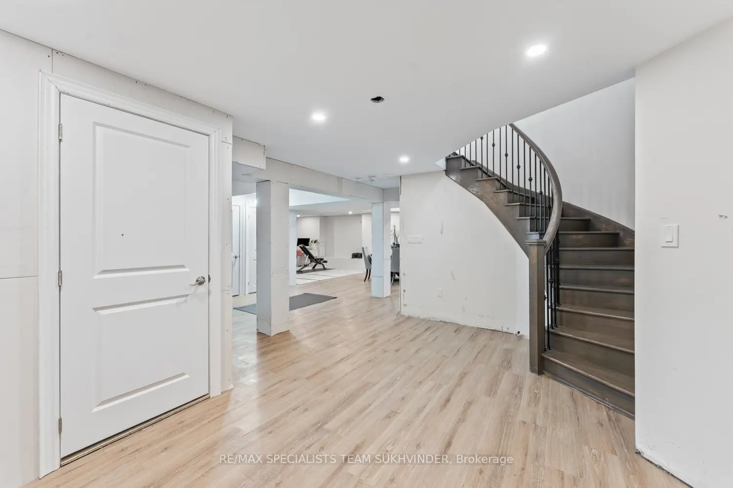 Additional image 15 of 51 Classic Drive