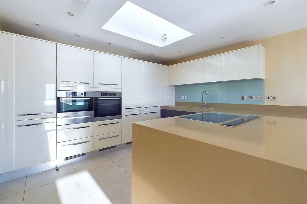 Additional image 7 of 3 bed flat for saleMarine Parade, Worthing BN11