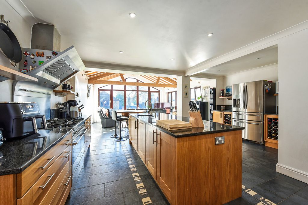 Additional image 7 of 5 bed property for saleGomeldon, Salisbury SP4