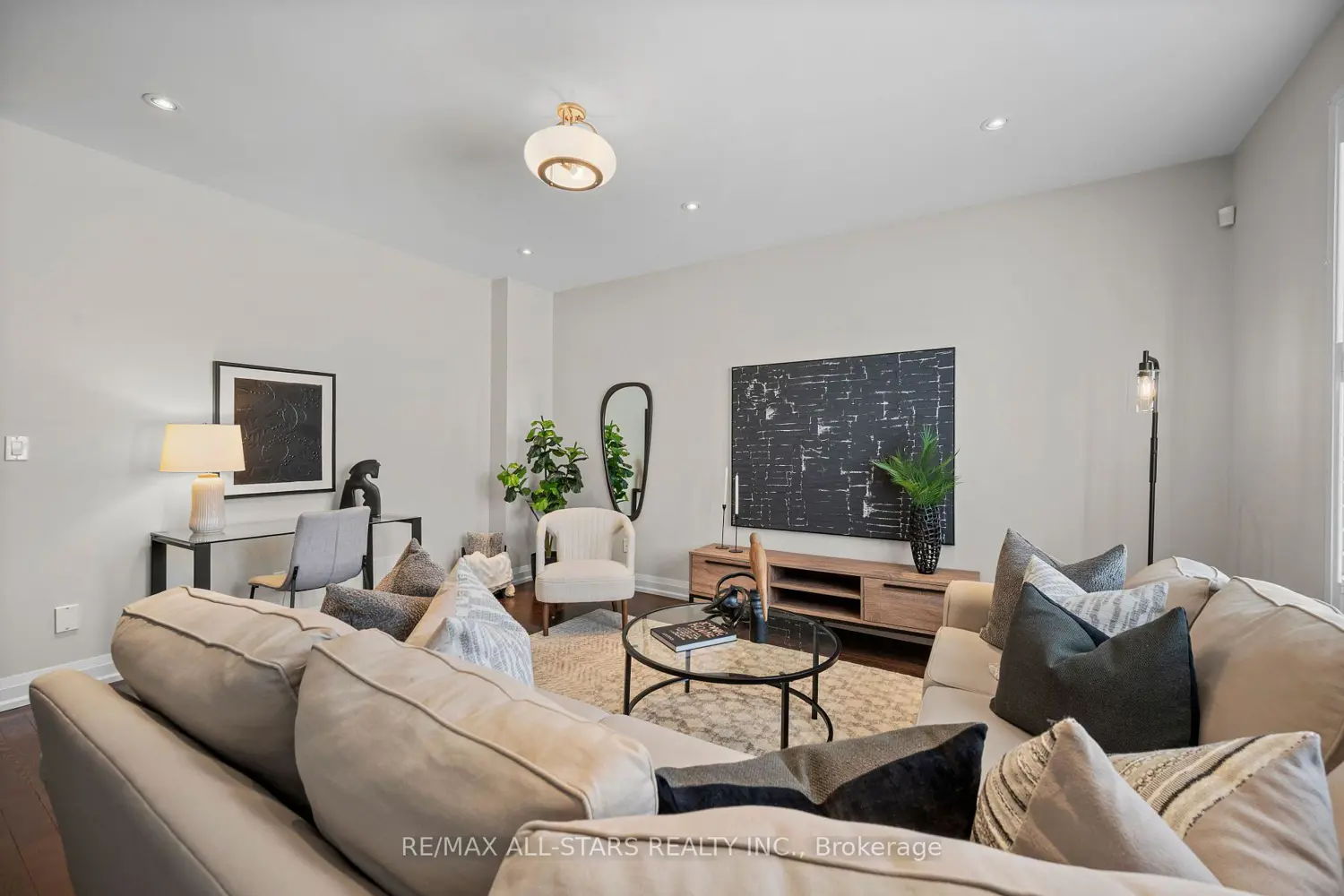 Additional image 5 of 85 Village Parkway