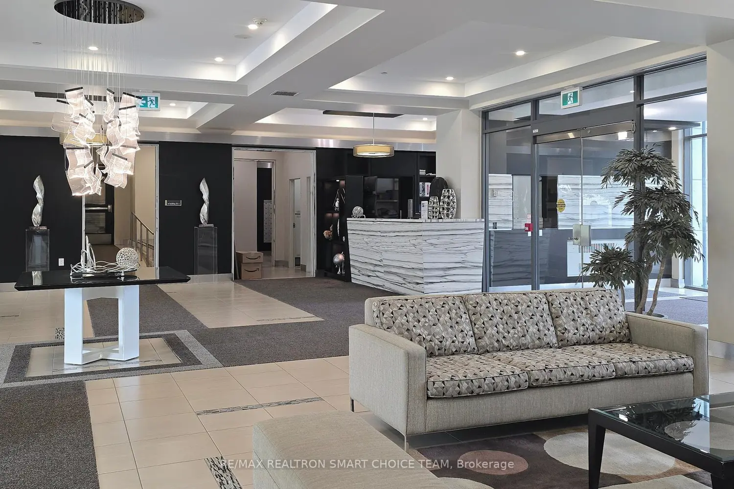 75 South Town Centre Boulevard 1511
