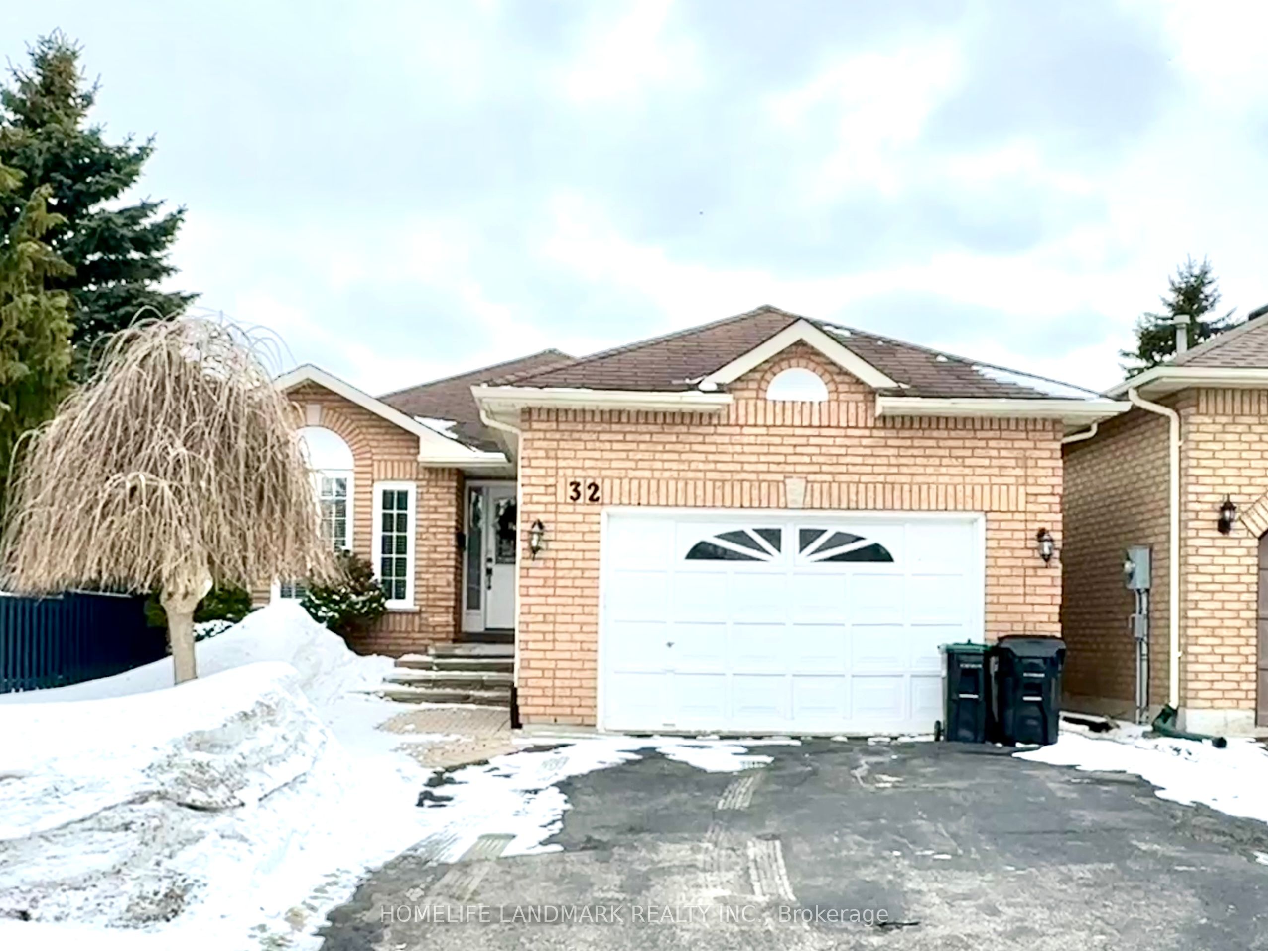 32 Simmons Crescent, Barrie, ON, L4N 7T7