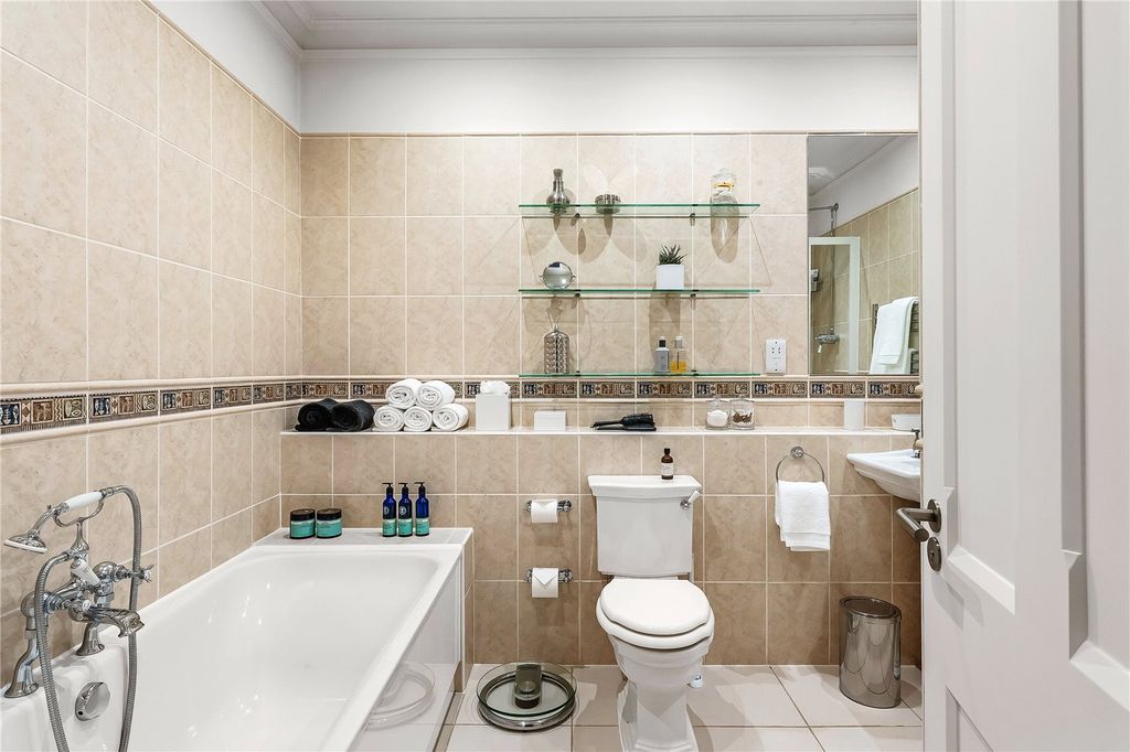Additional image 15 of 3 bed flat for saleWolfs Row, Oxted, Surrey RH8