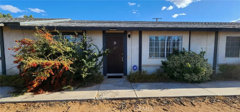 15525 Kiamichi Road Unit B, Apple Valley, CA 92307