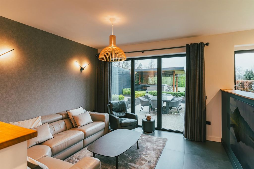 Additional image 13 of 5 bed detached house for saleDore Road, Sheffield S17