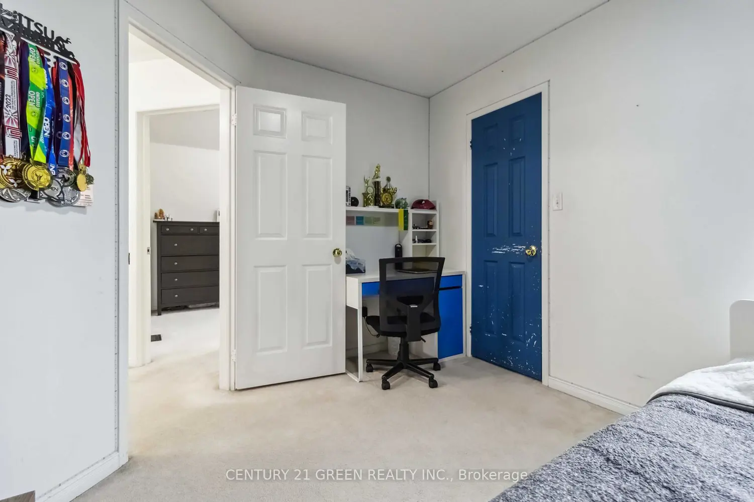 Additional image 14 of 98 Personna Circle