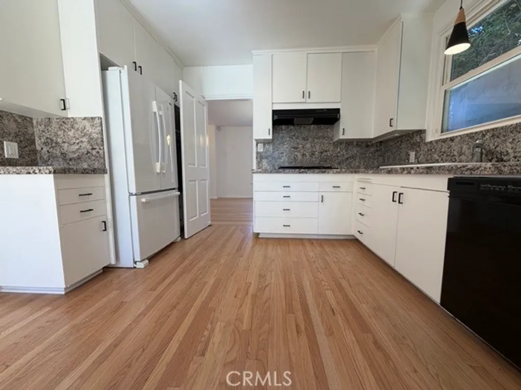 Additional image 6 of 15440 Dickens St, Sherman Oaks, CA 91403