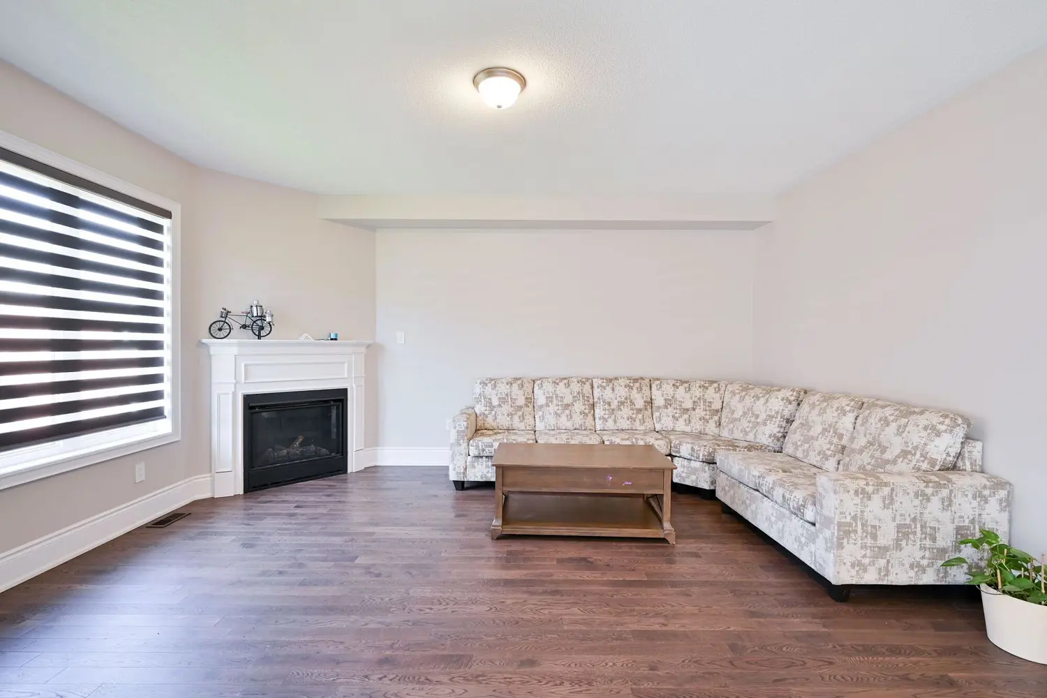 Additional image 9 of 12 Junior Road