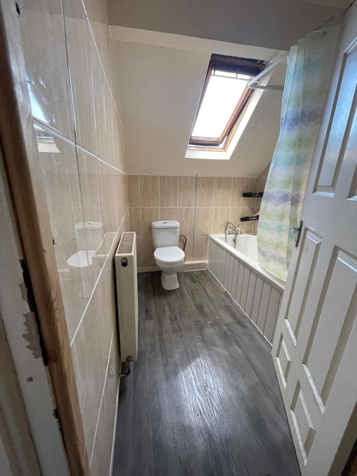 Additional image 3 of Room in a Shared House, Royal Park Grove, LS6, LS6 1HQ