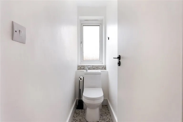 Additional image 6 of 2 Bed Flat, Lansdowne Drive, E8, N1 7GU