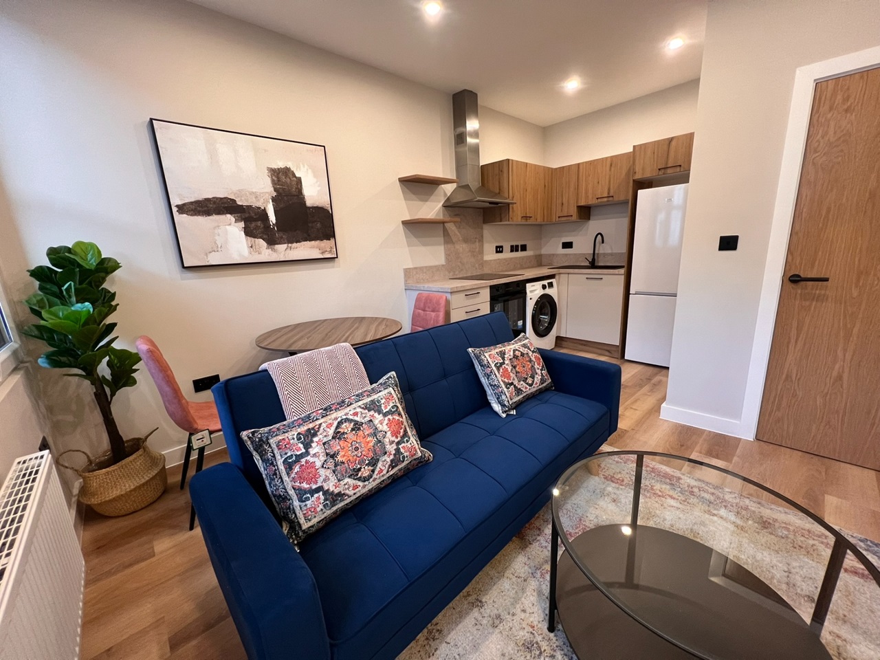 1 Bed Flat, The Headrow, LS1, N1 7GU