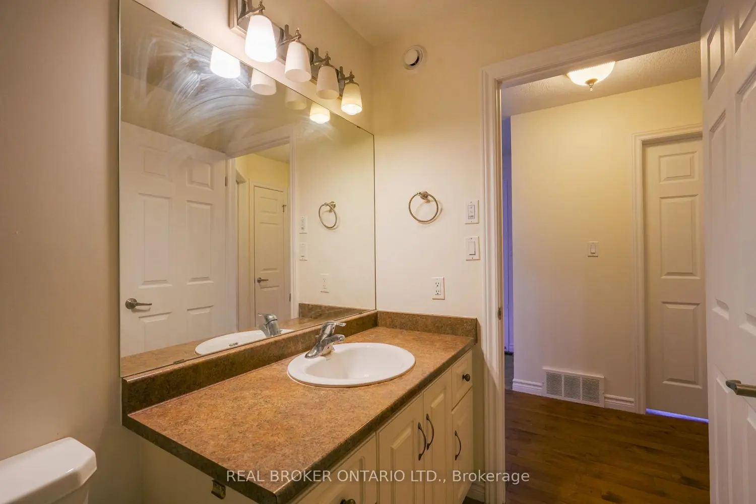 Additional image 11 of 401 Carling Terrace