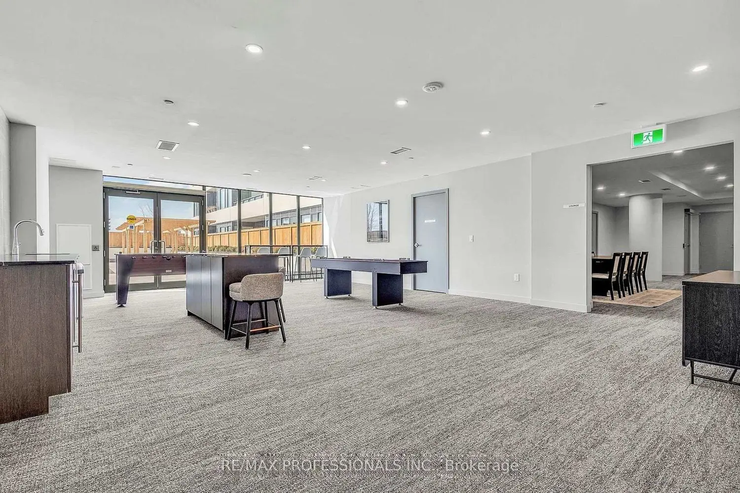 Additional image 15 of 859 The Queensway 313