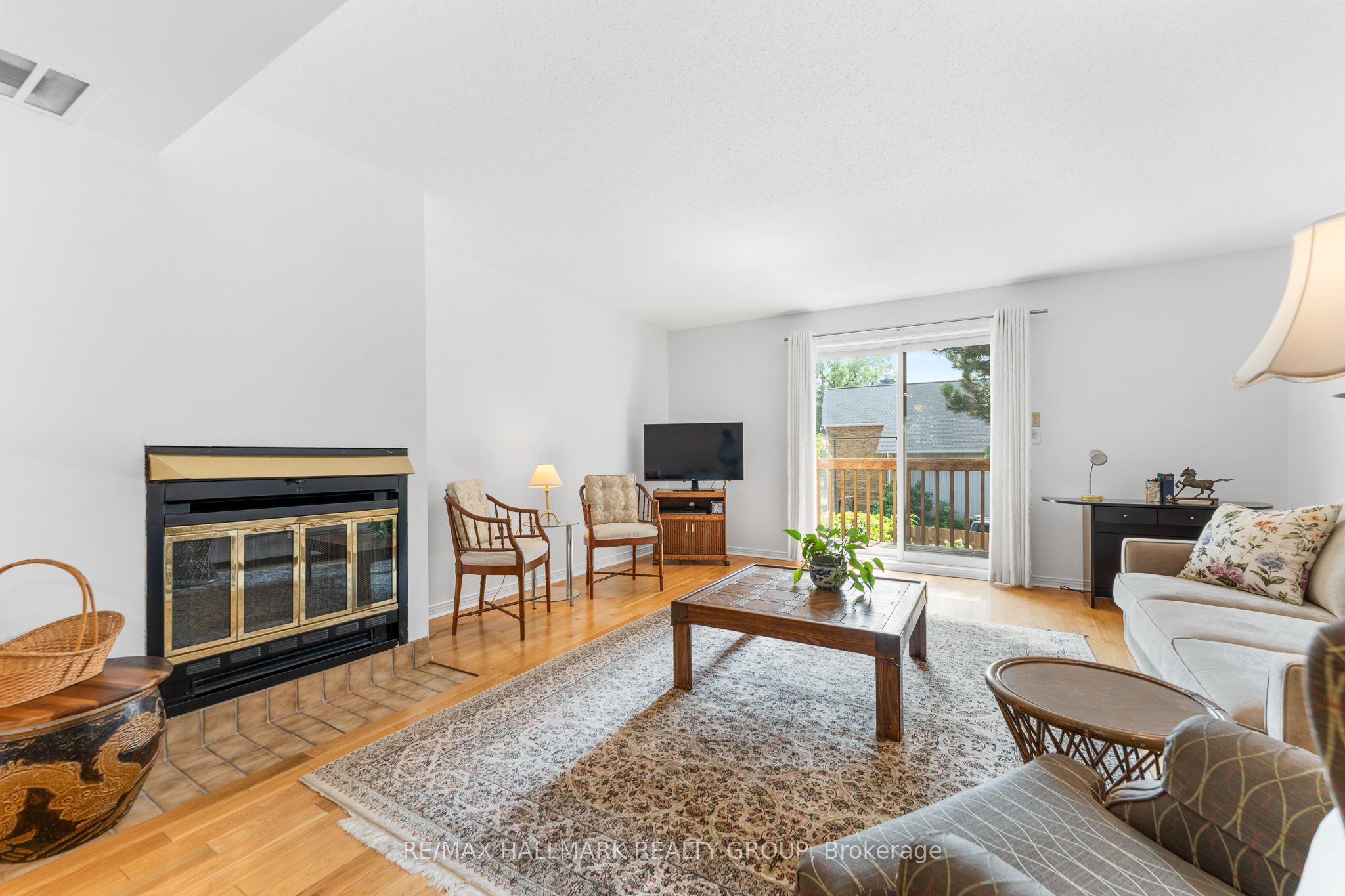 Additional image 2 of 1916 Russell Road, Ottawa, ON, K1G 1L6