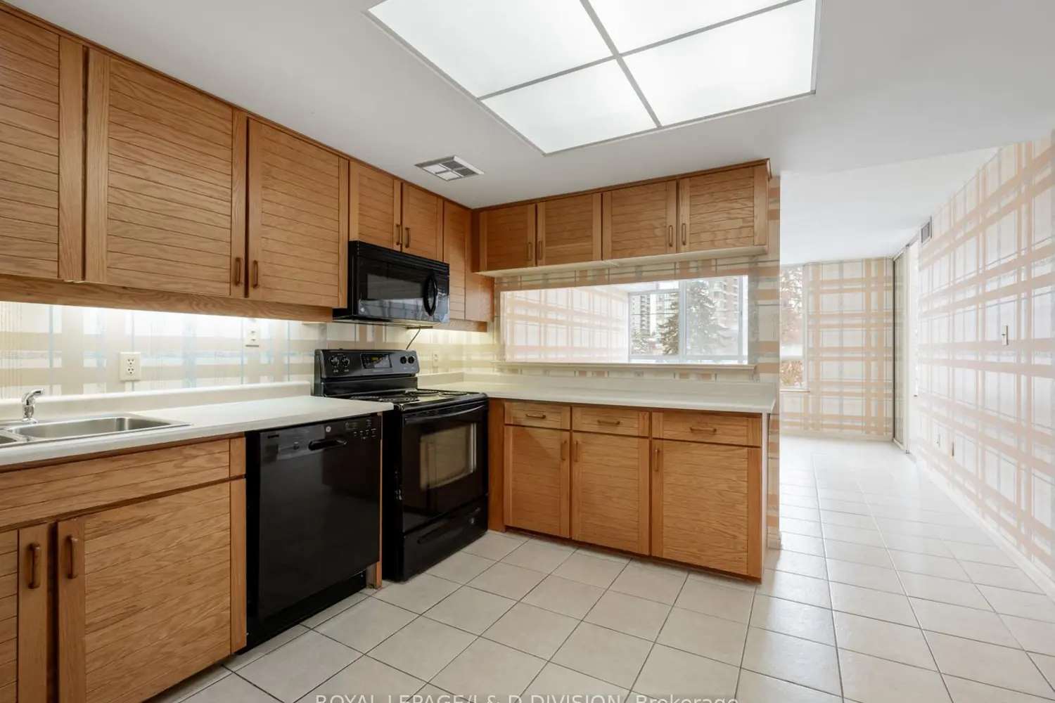 Additional image 9 of 5444 Yonge Street 212