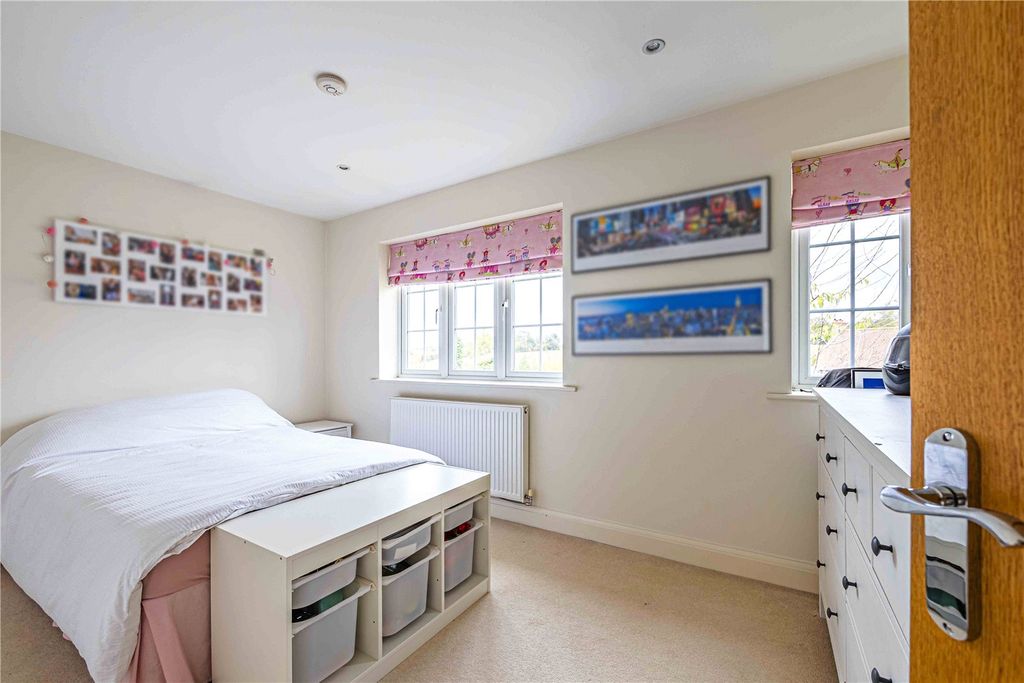 Additional image 13 of 4 bed detached house for saleDunstable Road, Caddington, Central Bedfordshire LU1