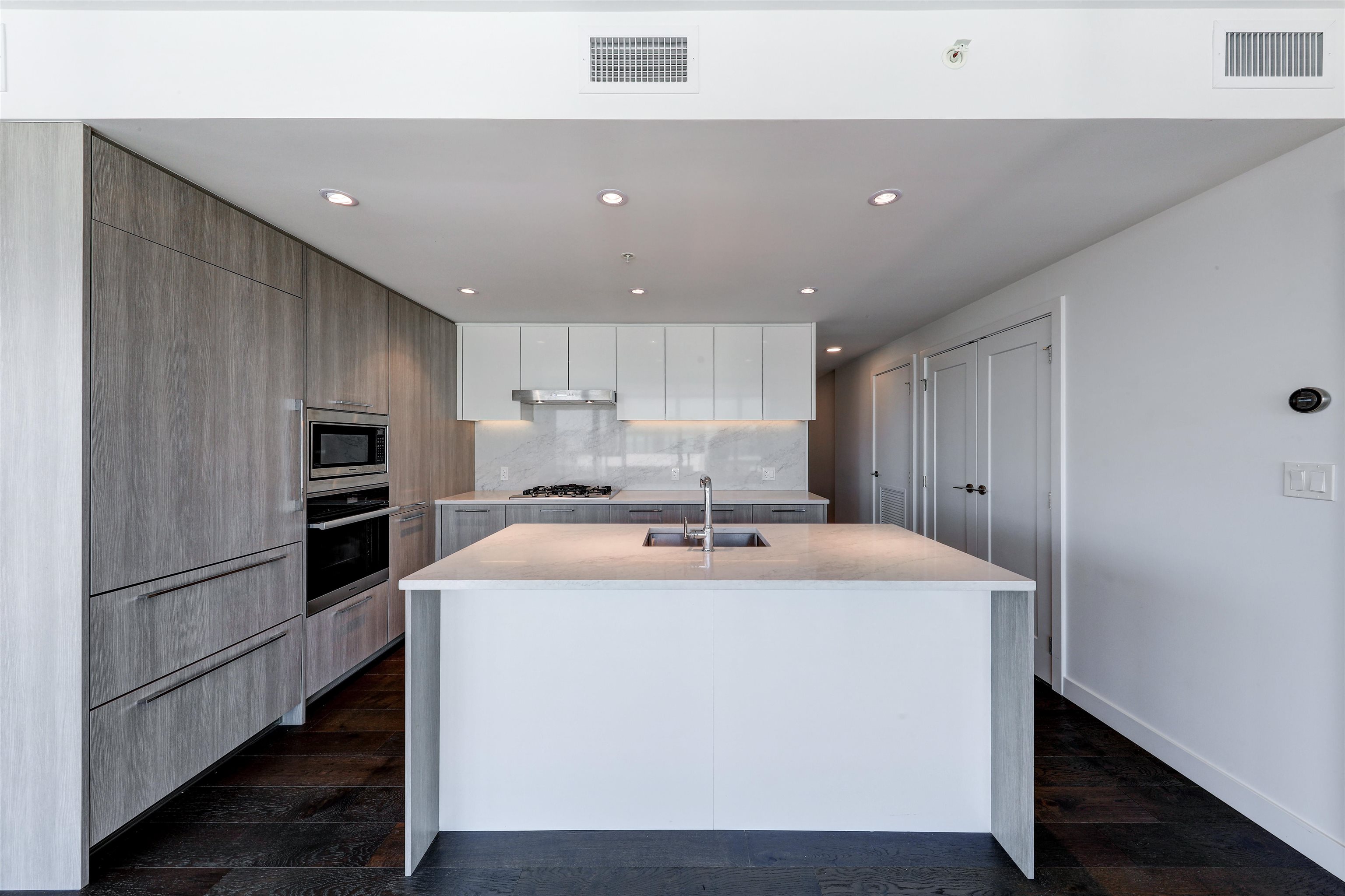Additional image 3 of 1306-8199 Capstan Way, Richmond, BC, V6X 0V1