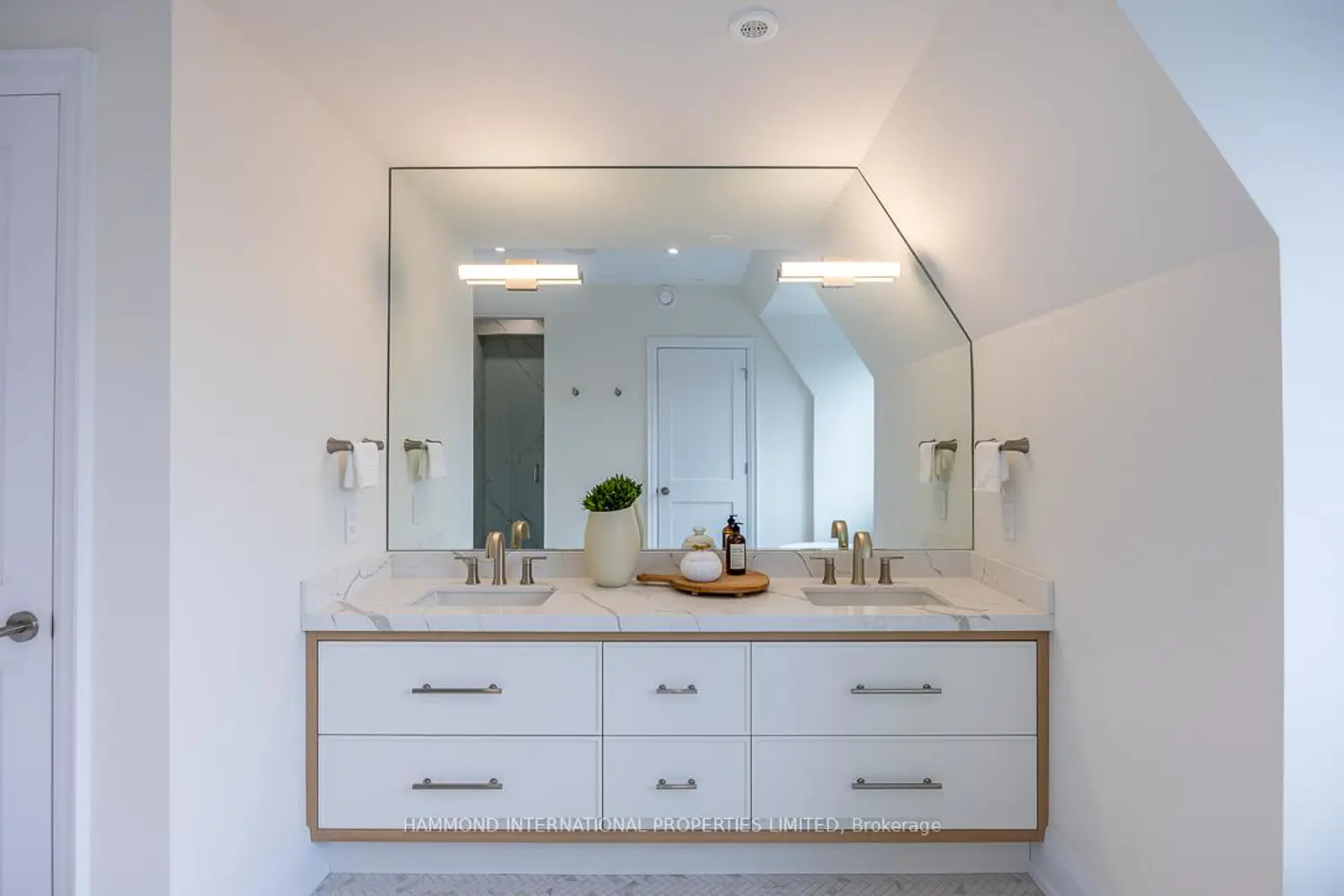 Additional image 16 of 1173 Avenue Road