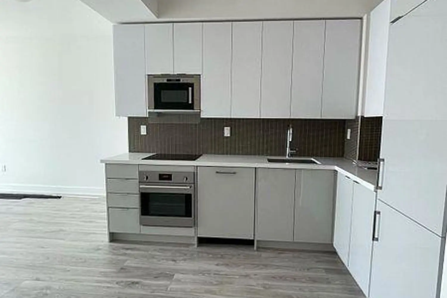 Additional image 6 of 2908 Highway 7 1101