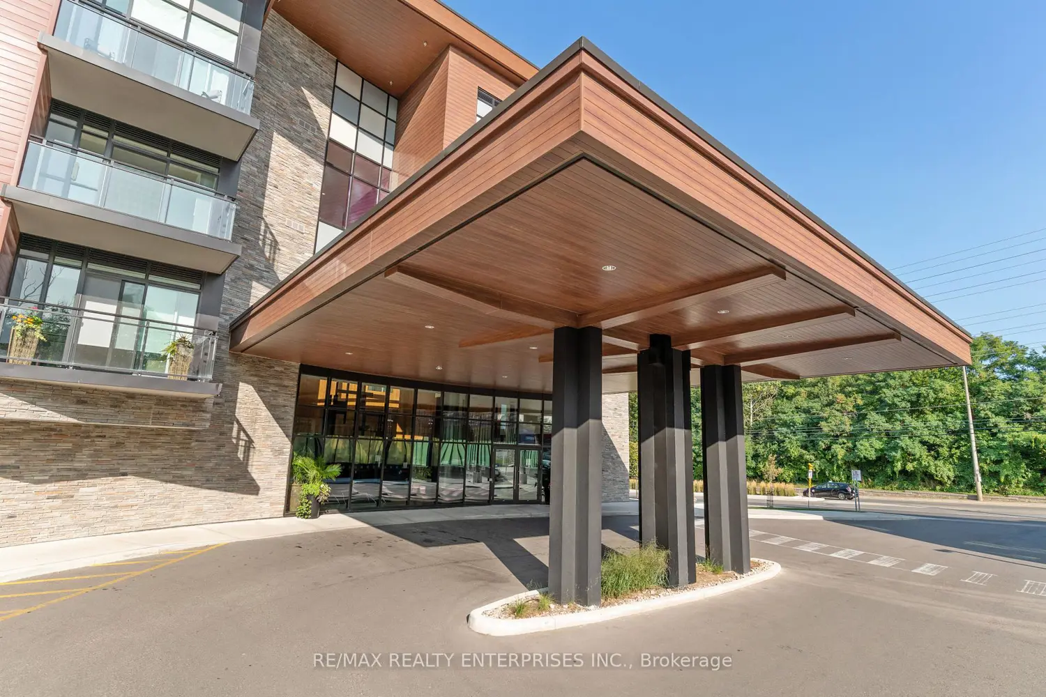 Additional image 3 of 1575 Lakeshore Road Gr17