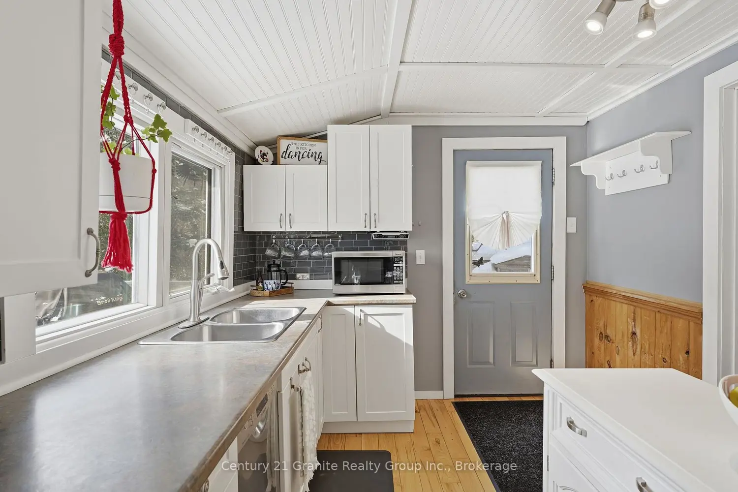 1019 Pike Lane photo 2