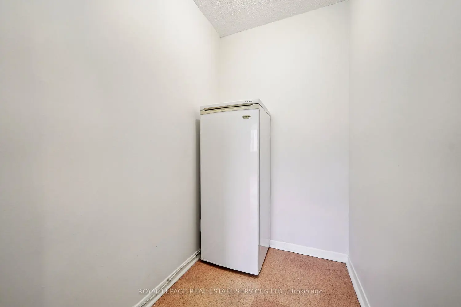 Additional image 7 of 75 Wynford Heights Crescent 2001