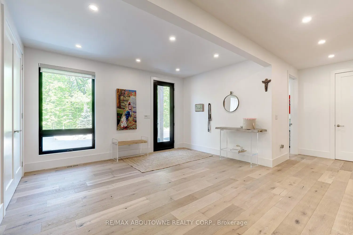 295 Allen Road photo 2