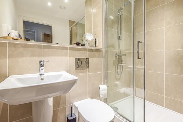 Additional image 14 of 2 bed flat for saleNewbury, Berkshire RG14